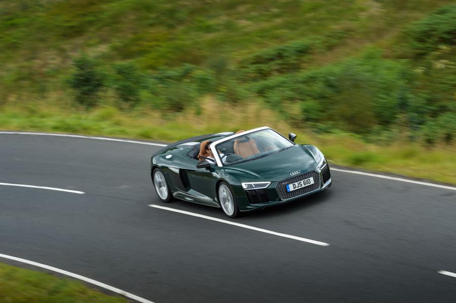  Audi R8 Spyder V10 Plus 2017 года  (UK) (фото 5 из 40)